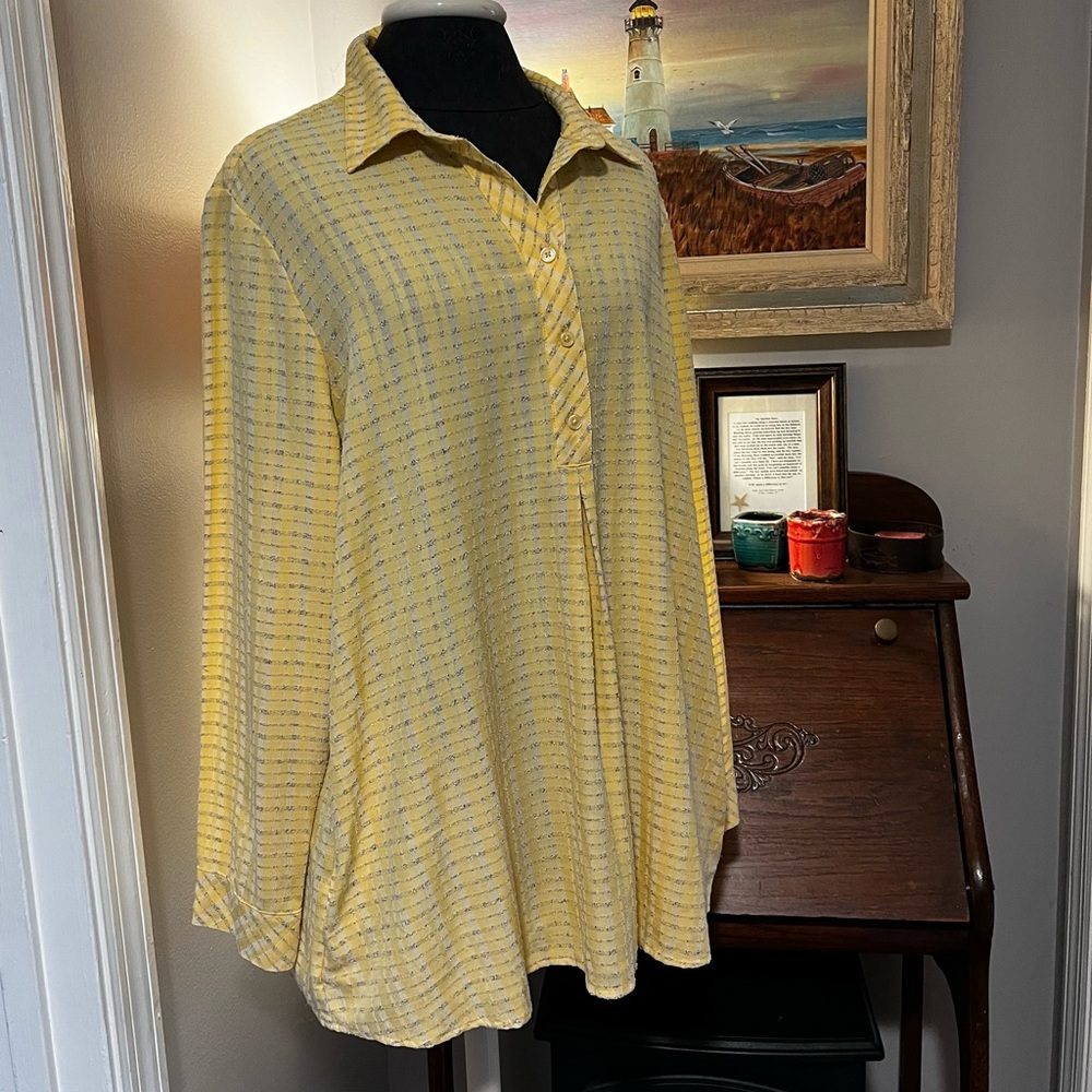 Christopher & Banks Full Pullover Shirt Size Large